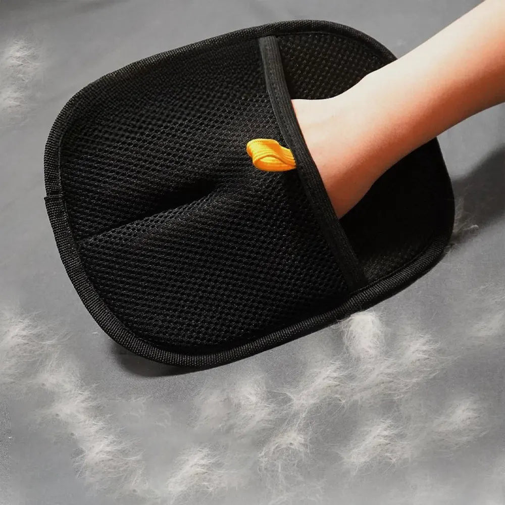 Pet Grooming & Deshedding Glove – Hair Remover for Dogs & Cats